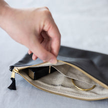 Fog Linen Work Joseph Leather Pouch (M)