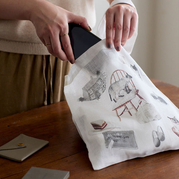 Fog Linen Work Misato Ogihara Bag: Living with Cat