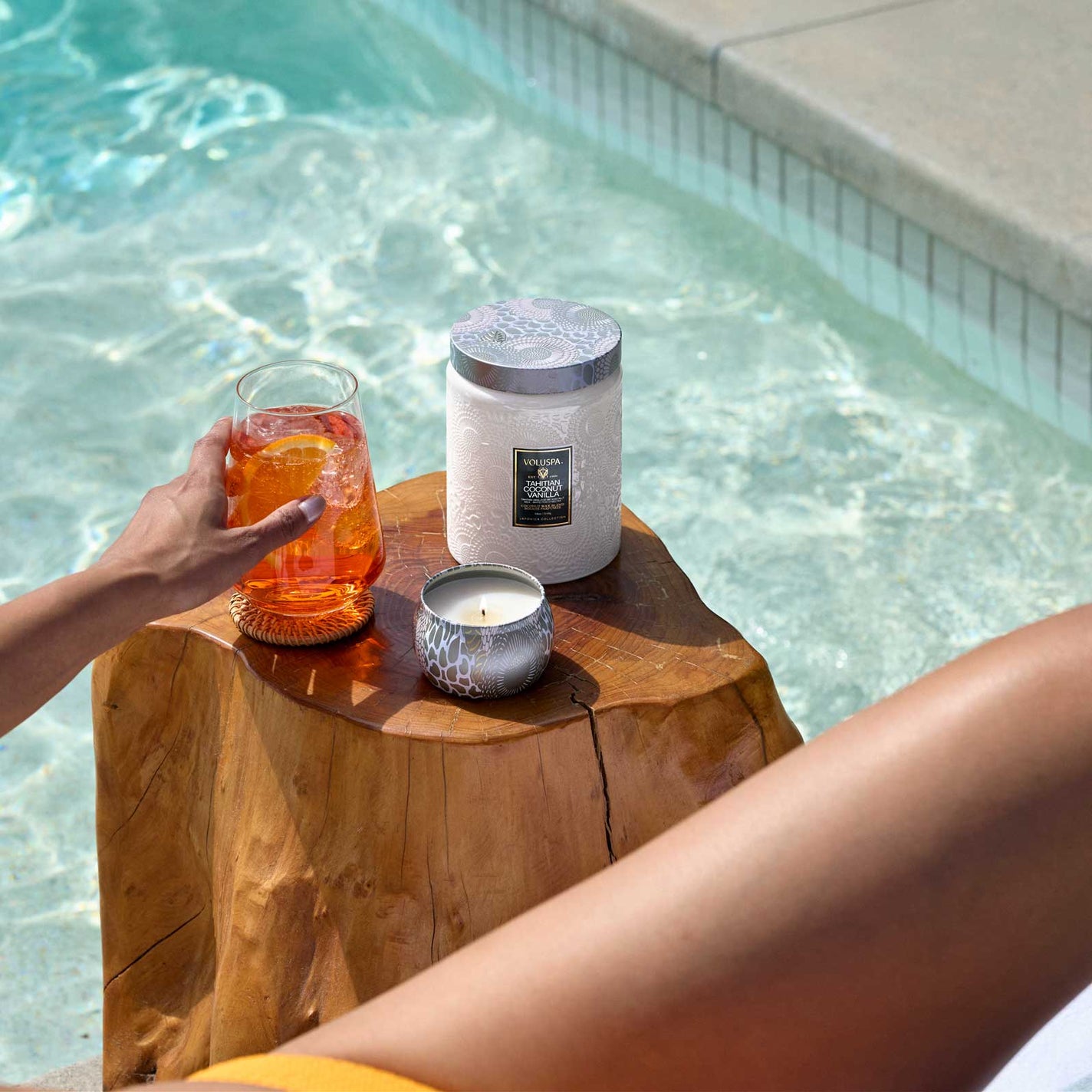 VOLUSPA Tahitian Coconut Vanilla Decorative Candle