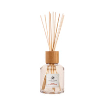 Acca Kappa Amber & Sandalwood Diffuser + Reeds