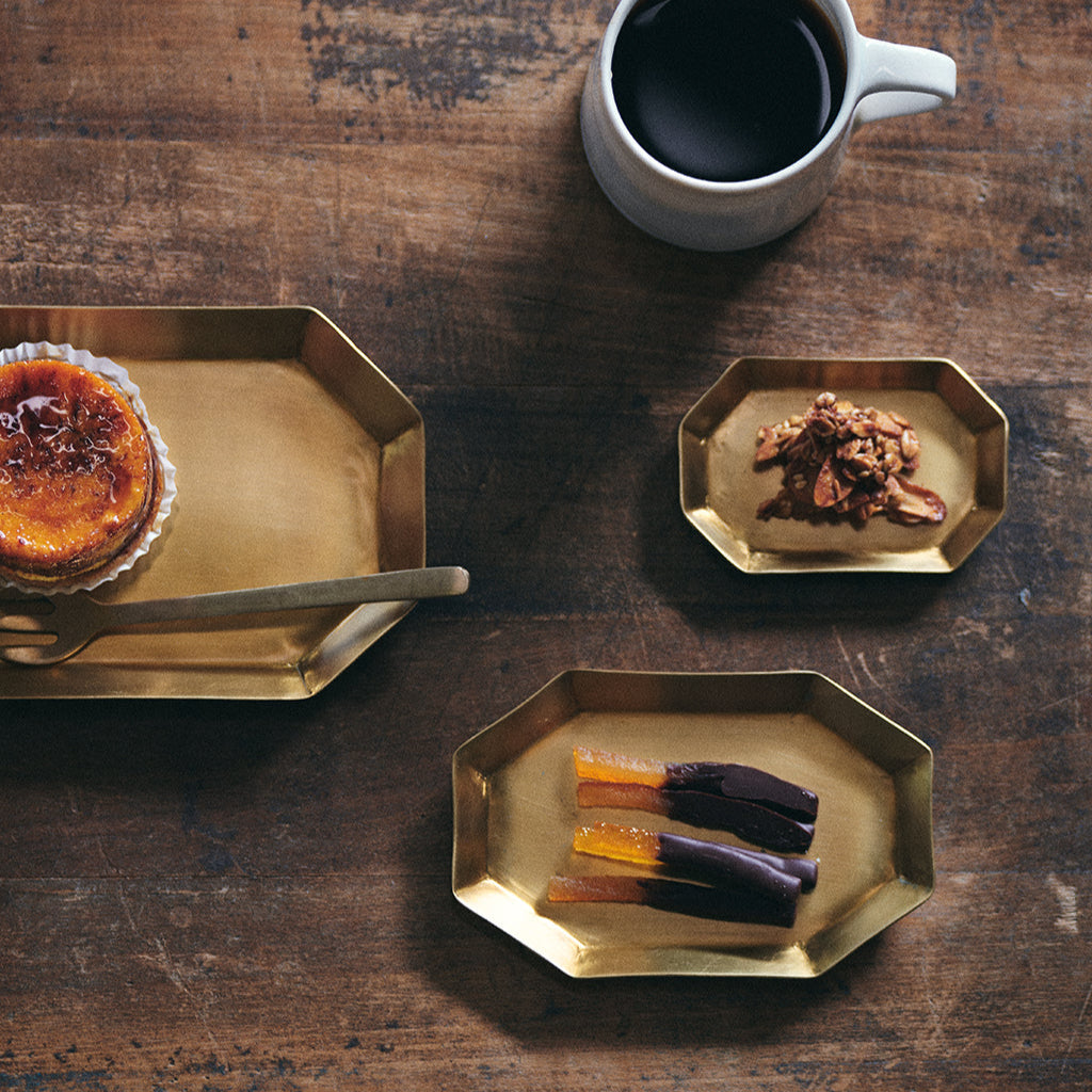 Fog Linen Work Brass Plate Long Octagonal (M)