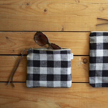 Fog Linen Work Canna Linen Pouch (M): Black Natural Check