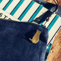 Fog Linen Work Cat Brass Brooch: Goban