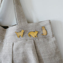 Fog Linen Work Cat Brass Brooch: Goban