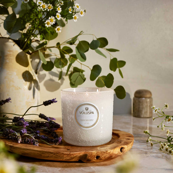 VOLUSPA Mountain Lavender & Chamomile 3 Wick Luxe Candle