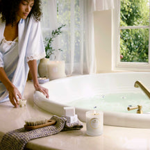 VOLUSPA Mountain Lavender & Chamomile Bath Soak