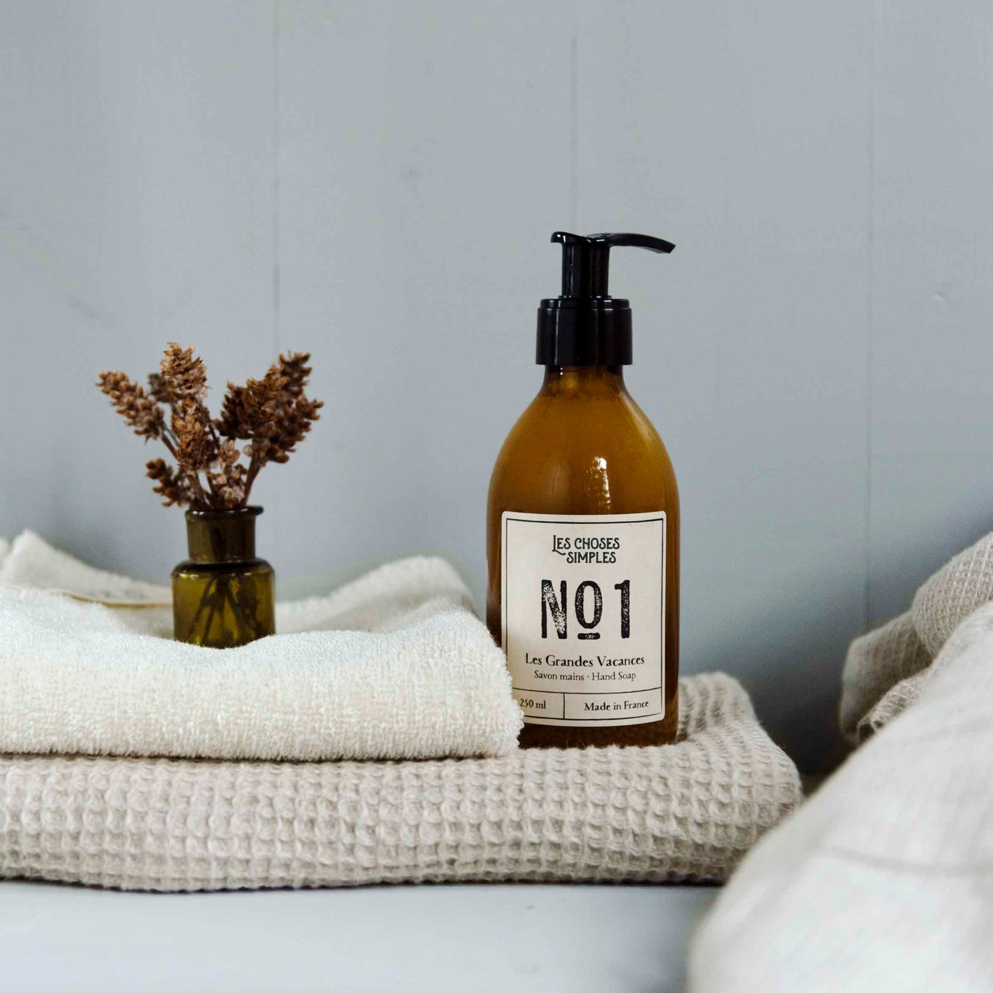 Les Choses Simples Les Grandes Vacances Hand & Body Soap - 250ml