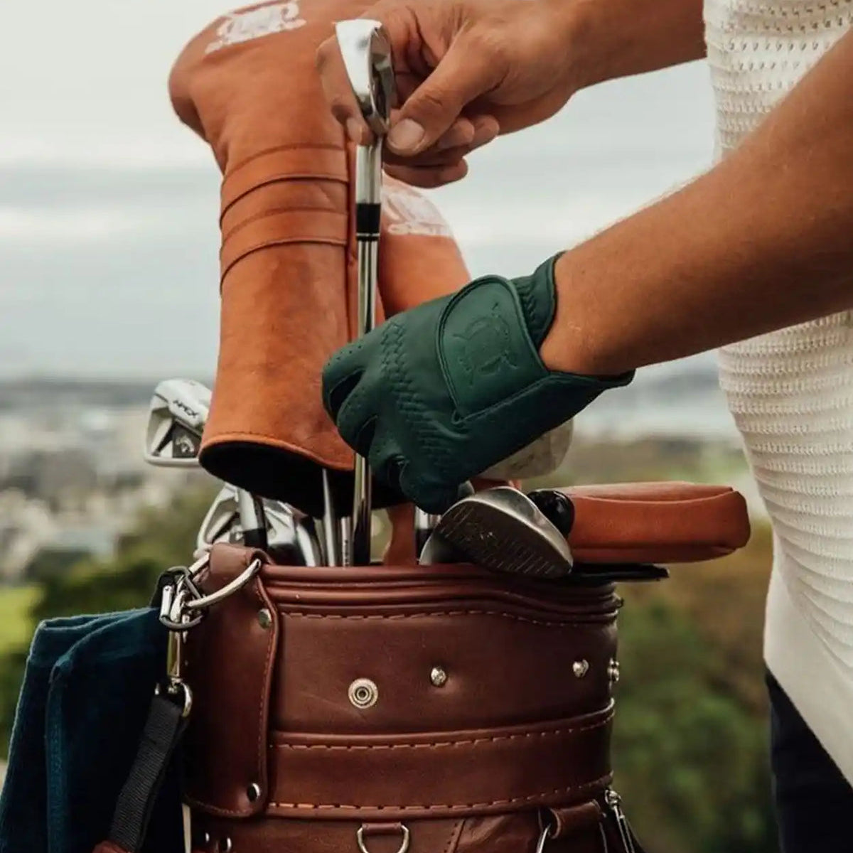 Sample Vial - Eight & Bob Le Trou 19 Du Phare Eau De Parfum