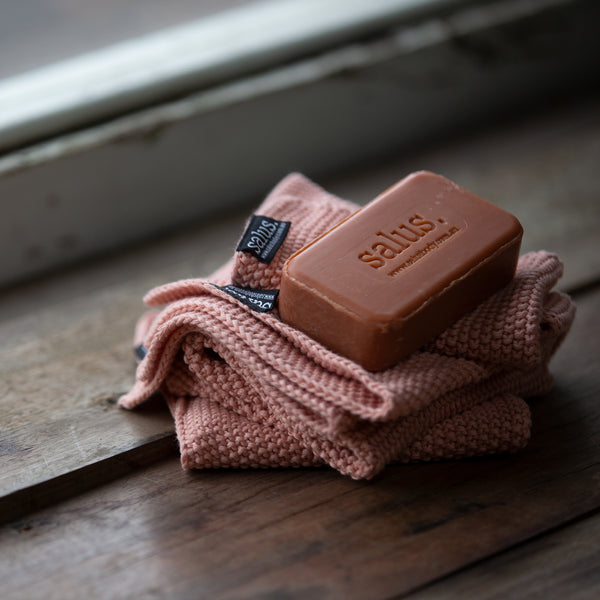 Salus Chamomile & Rose Geranium Clay Soap
