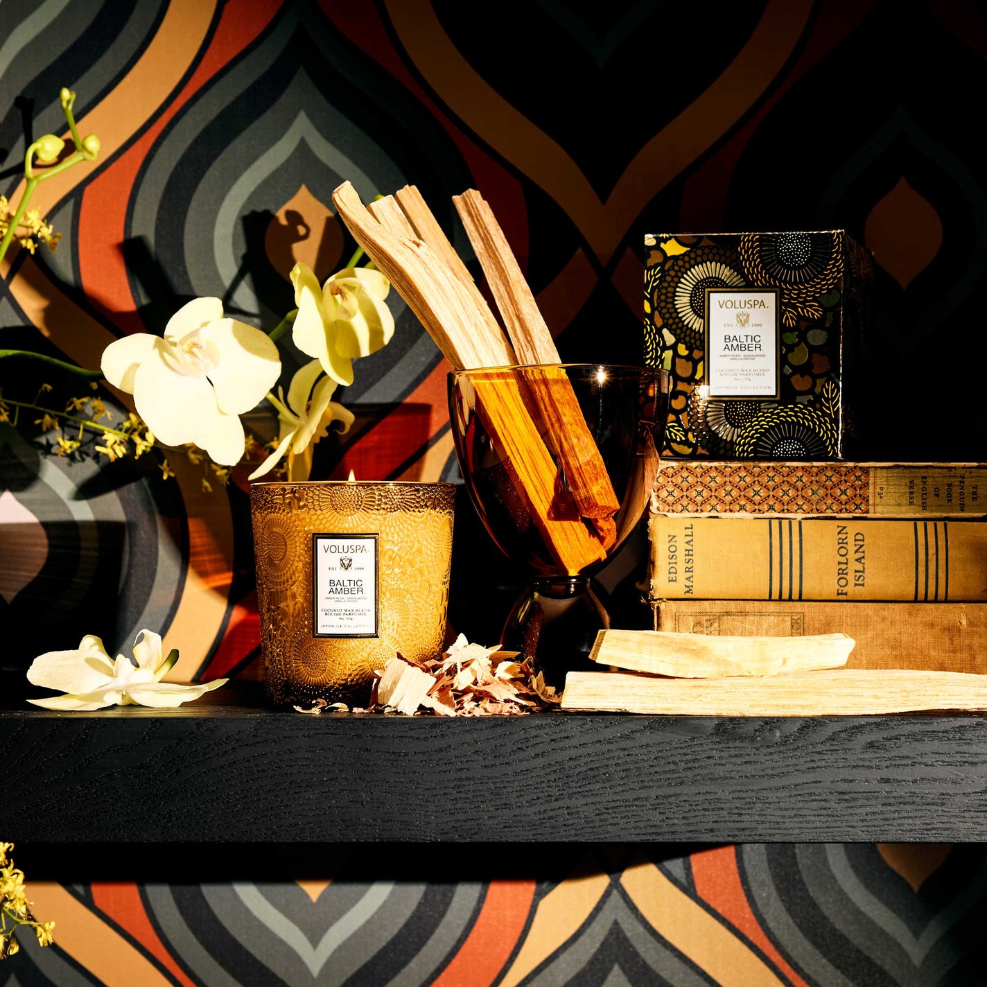 VOLUSPA Baltic Amber 60hr Classic Candle