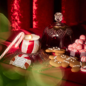 VOLUSPA Crushed Candy Cane Decorative Candle