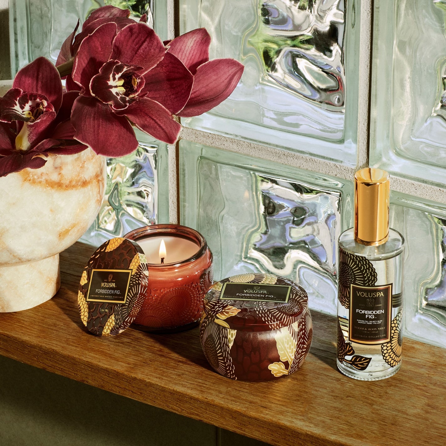 VOLUSPA Forbidden Fig Decorative Candle