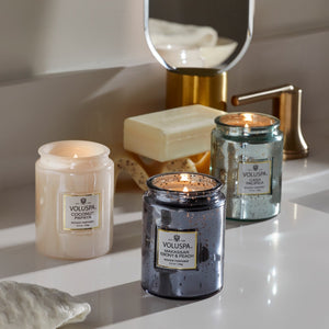 VOLUSPA Makassar Ebony & Peach 50hr Candle