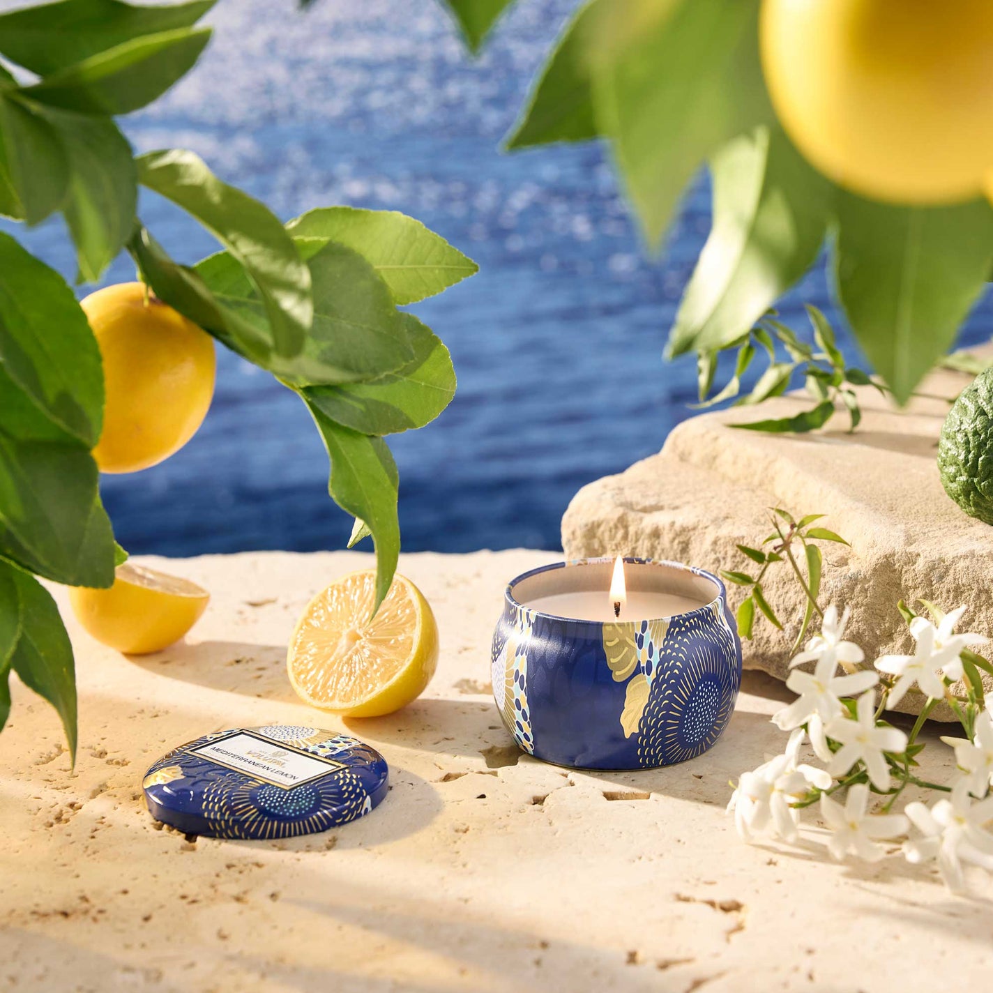 VOLUSPA Mediterranean Lemon Decorative Candle