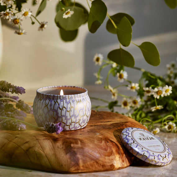 VOLUSPA Mountain Lavender & Chamomile Decorative Candle