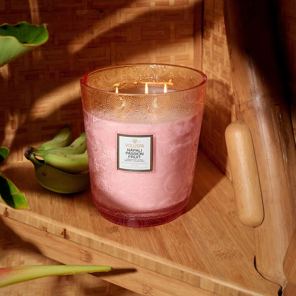 VOLUSPA Nāpali Passion Fruit 250hr/3.5kg Hearth Candle