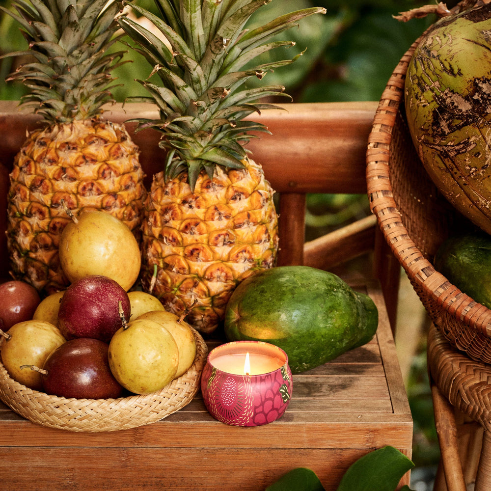 VOLUSPA Nāpali Passion Fruit Decorative Candle