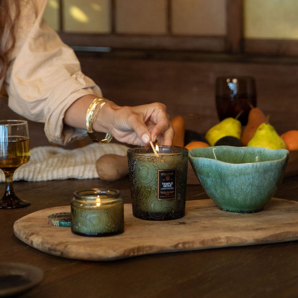 VOLUSPA Temple Moss 60hr Classic Candle