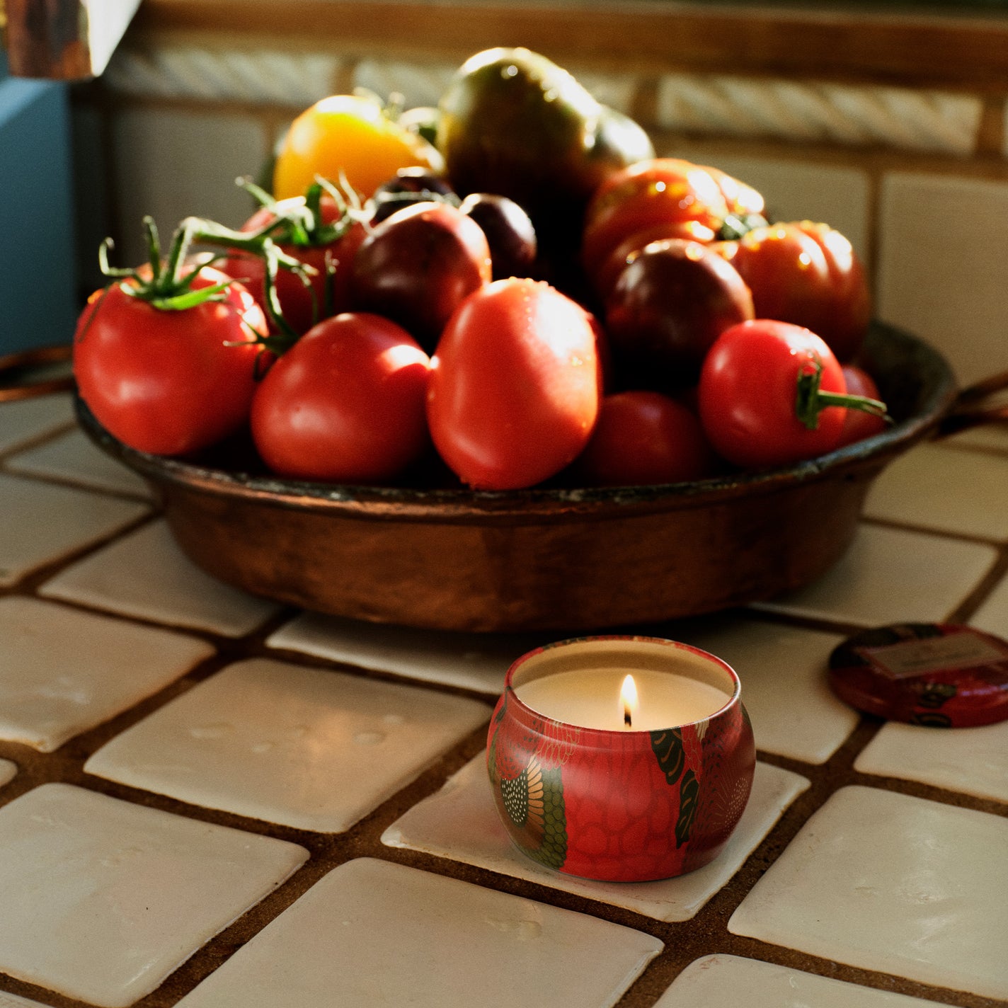 VOLUSPA Tomato Trellis Decorative Candle