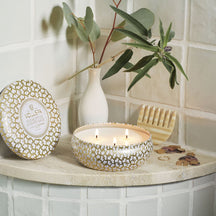 VOLUSPA Eucalyptus & White Sage 3 Wick Candle