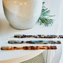 Acca Kappa Tortoise Shell Toothbrush - Black & White
