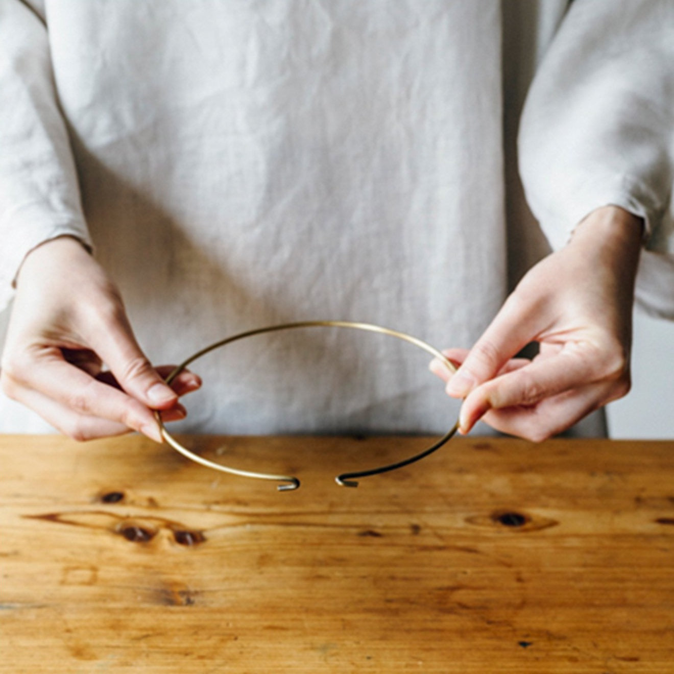 Fog Linen Work Brass Circle Hanger - Small