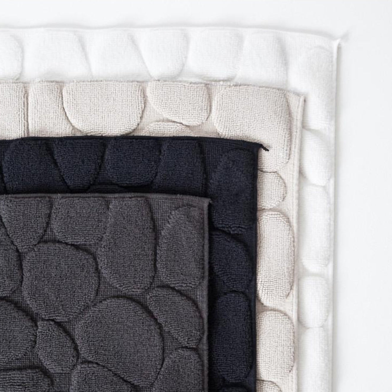 Yoshii Ottaipnu 'Pebble' Bath Mat - White