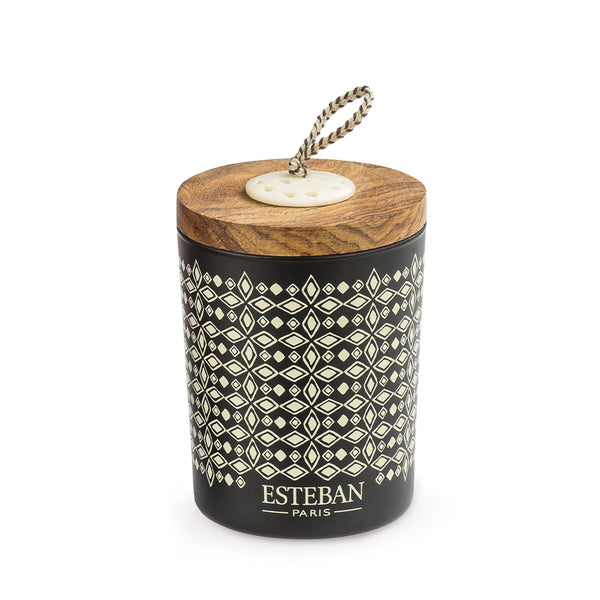 Esteban Teck & Tonka Candle