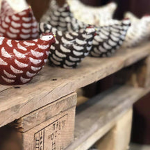 Les Ceramiques de Lussan Noir Moucheté Blanc Hen - 17cm