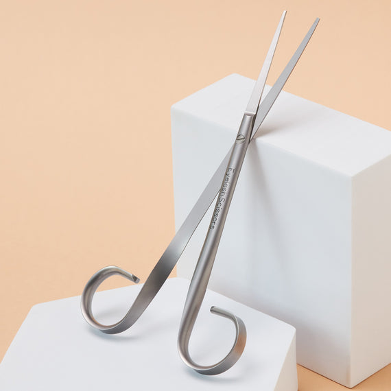 Rubis Eyelash + Eyebrow Scissors