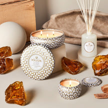 VOLUSPA Suede Blanc Decorative Candle