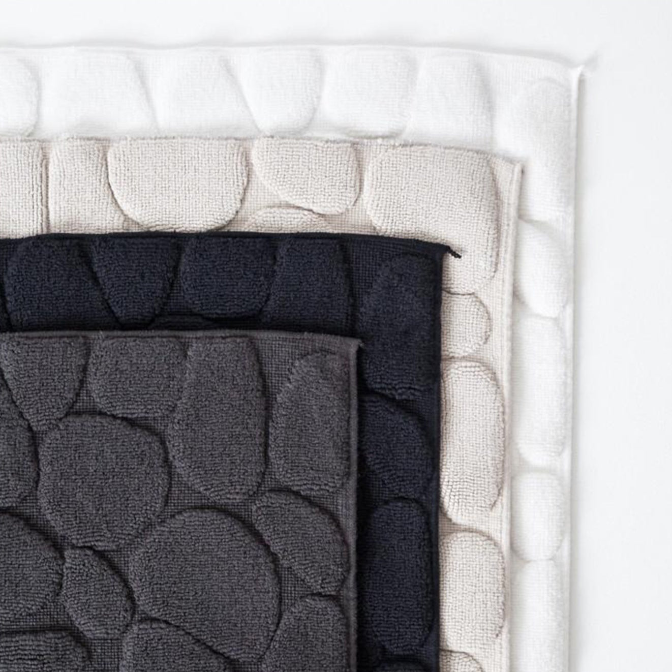 Yoshii Ottaipnu 'Pebble' Bath Mat - Charcoal Grey